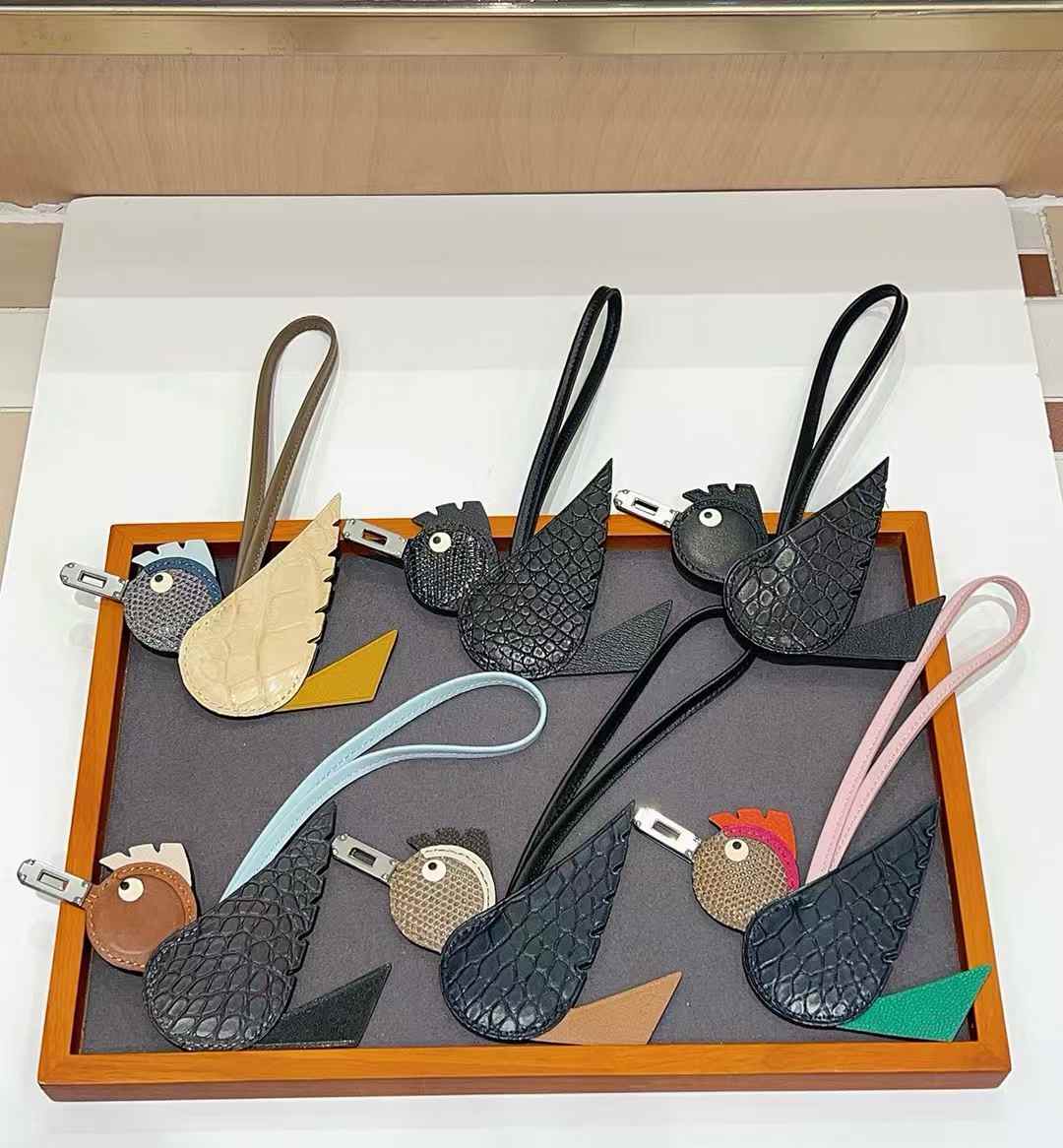 Luxury handcrafted，Cute keychains and backpack charms made of genuine leather， 钥匙、背包手工真皮挂件（副本）（副本）