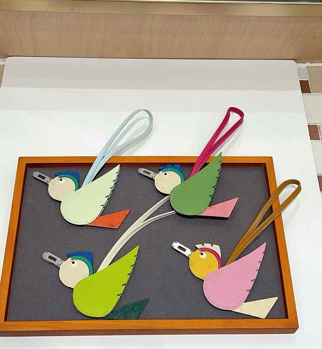 Luxury handcrafted，Cute keychains and backpack charms made of genuine leather， 钥匙、背包手工真皮挂件（副本）（副本）