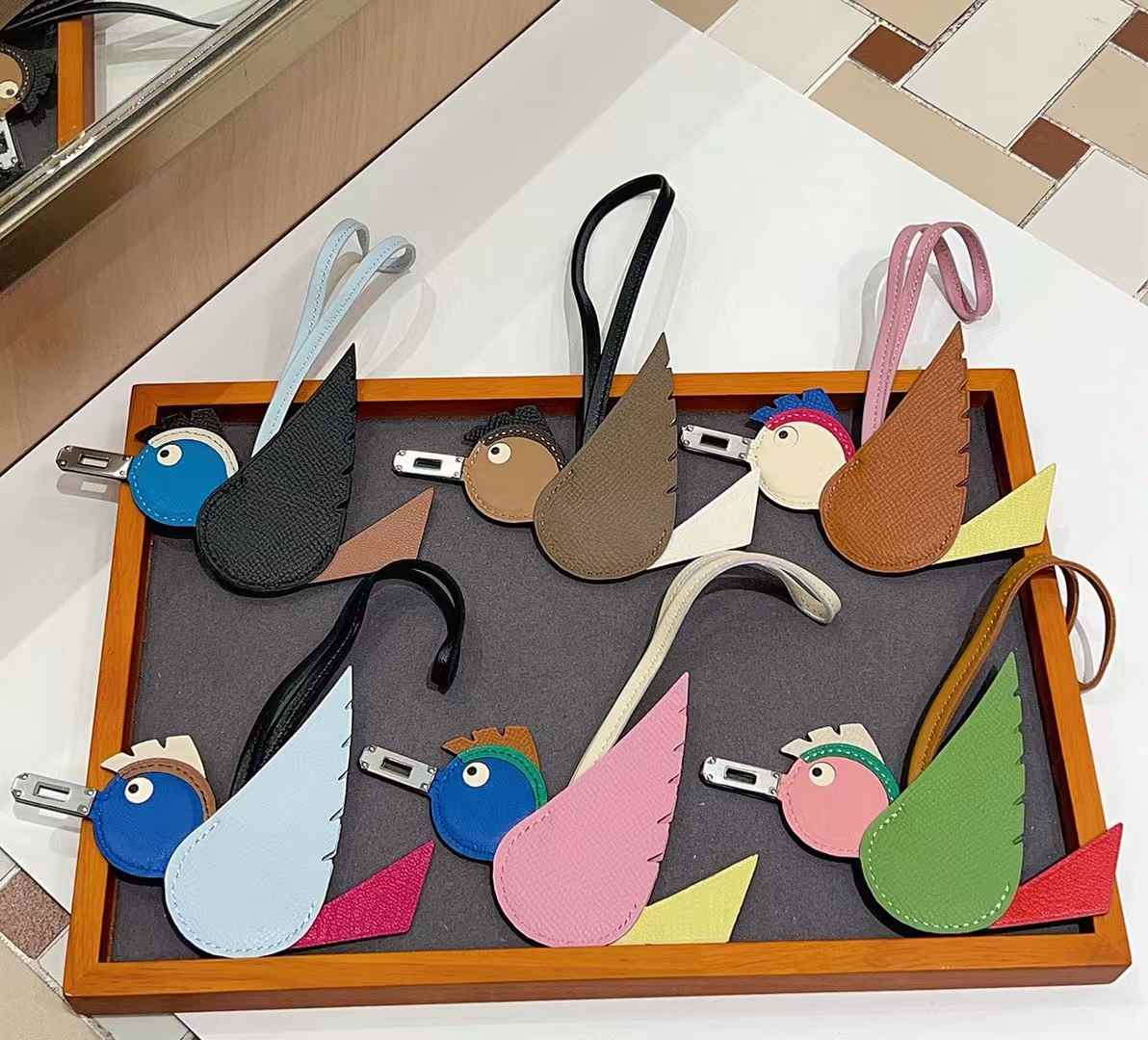 Luxury handcrafted，Cute keychains and backpack charms made of genuine leather， 钥匙、背包手工真皮挂件（副本）（副本）