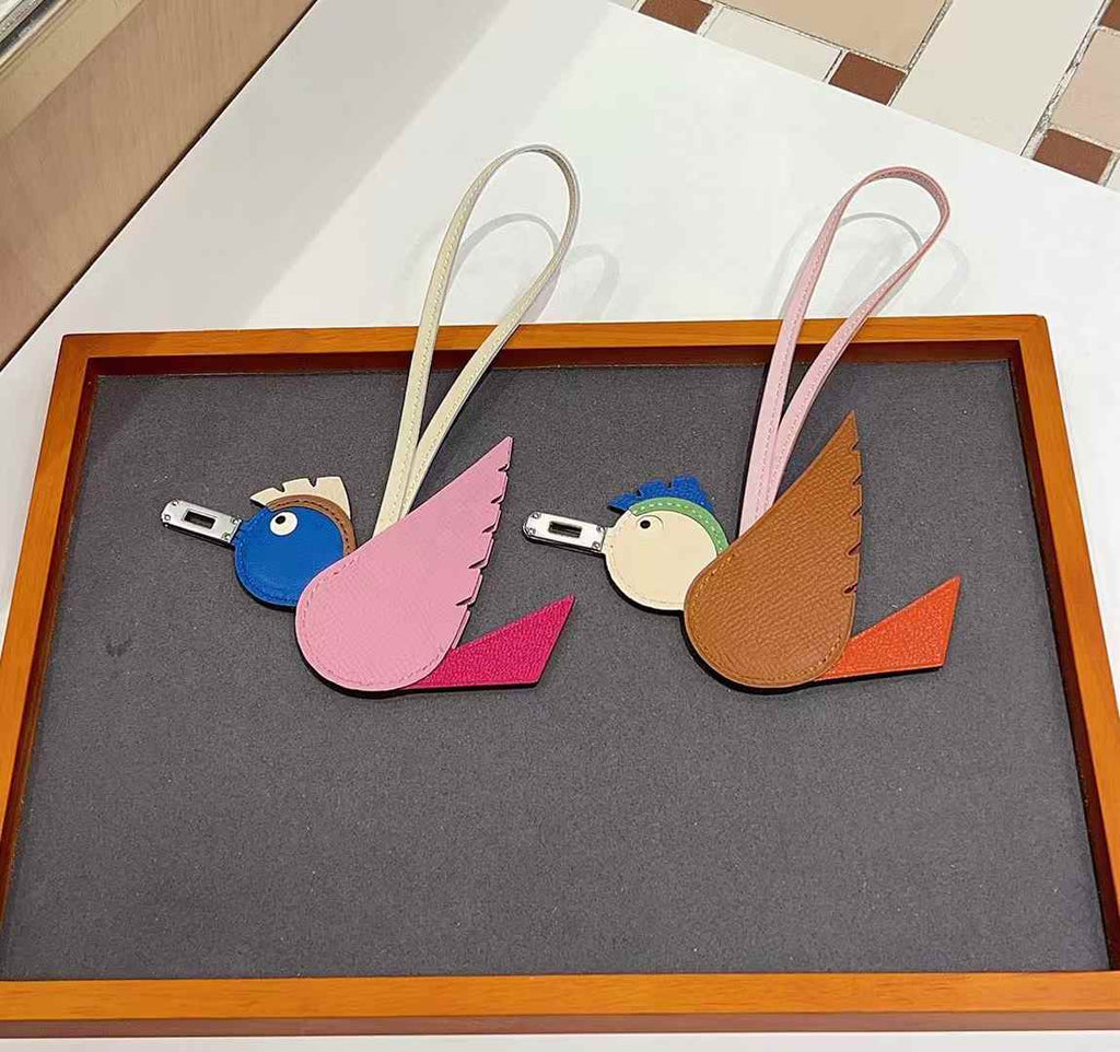 Luxury handcrafted，Cute keychains and backpack charms made of genuine leather， 钥匙、背包手工真皮挂件（副本）（副本）