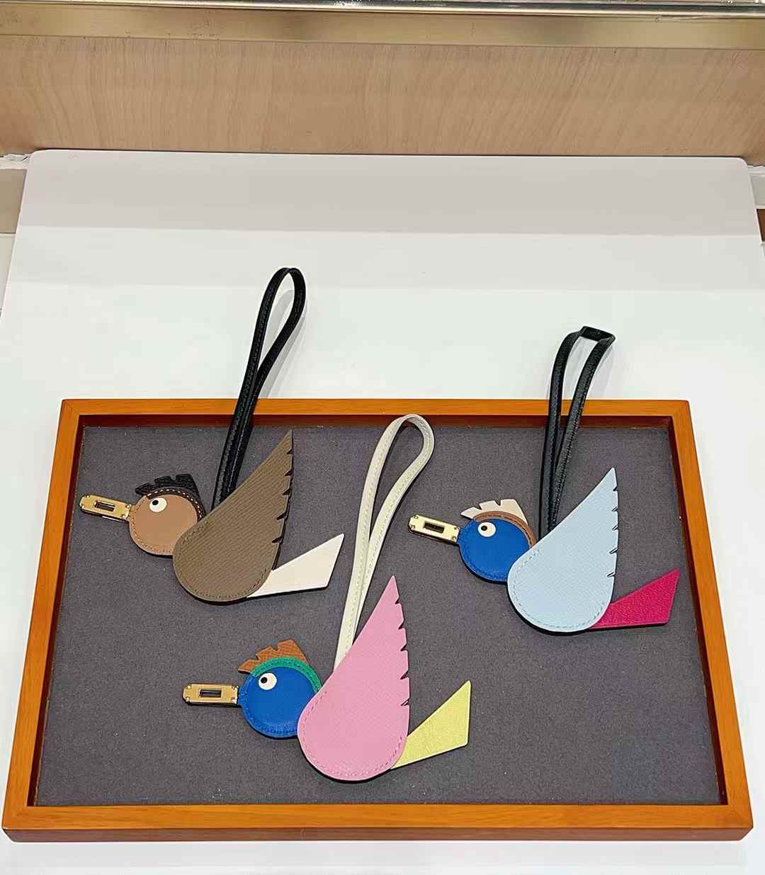 Luxury handcrafted，Cute keychains and backpack charms made of genuine leather， 钥匙、背包手工真皮挂件（副本）（副本）