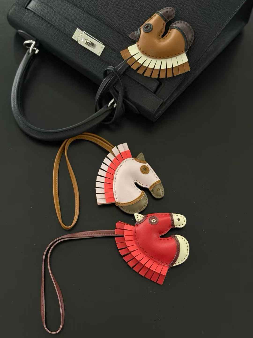 Luxury handcrafted .Cute keychains and backpack charms made of genuine leather 钥匙、背包手工真皮挂件，