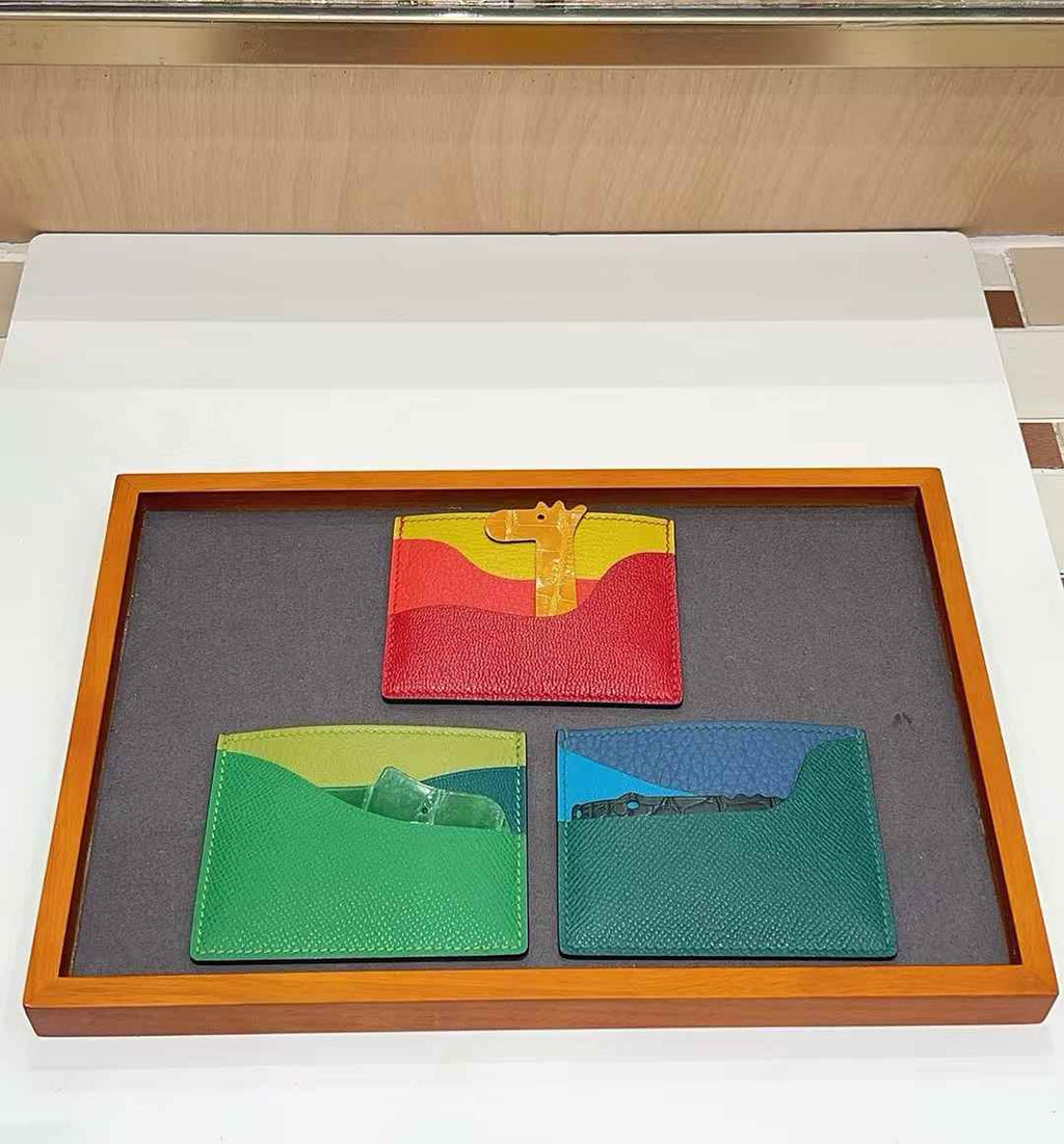 Luxury handcrafted.Cute Wallet, card holder, leather purse ，made of genuine leather 钱包卡包皮夹