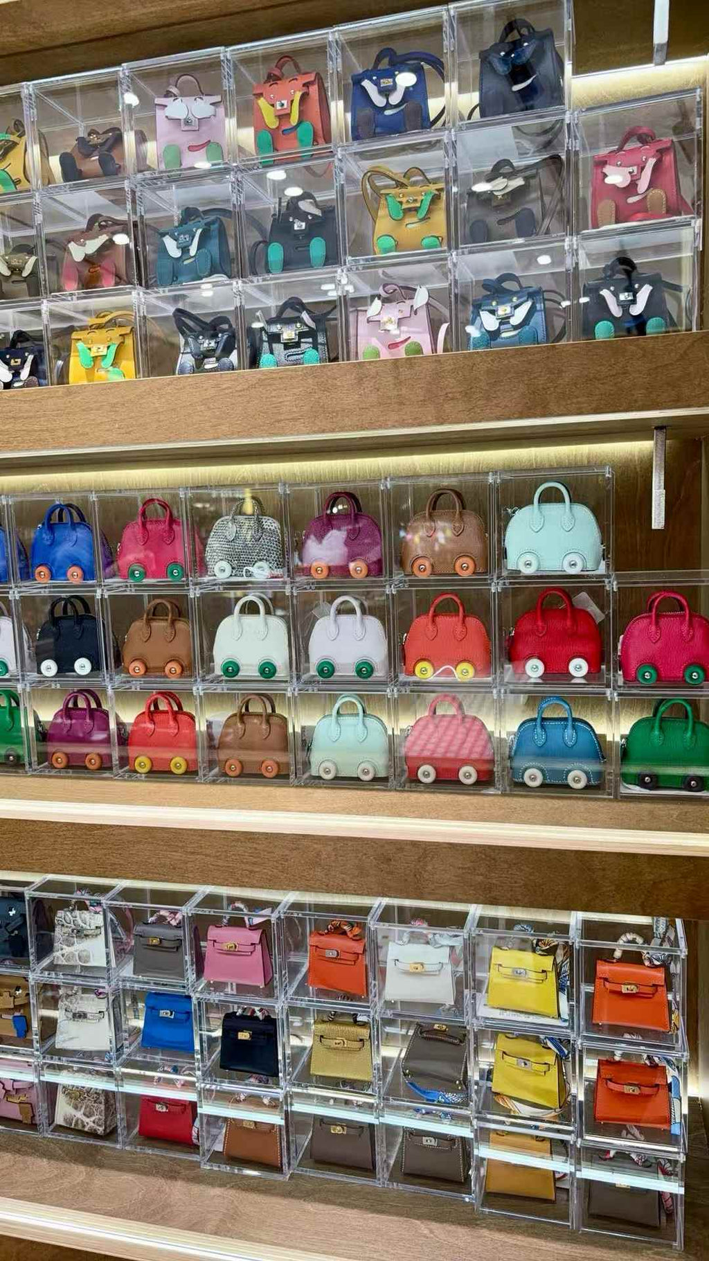 Luxury handcrafted,.Cute keychains and backpack charms made of genuine leather 钥匙、背包手工真皮挂件（副本）