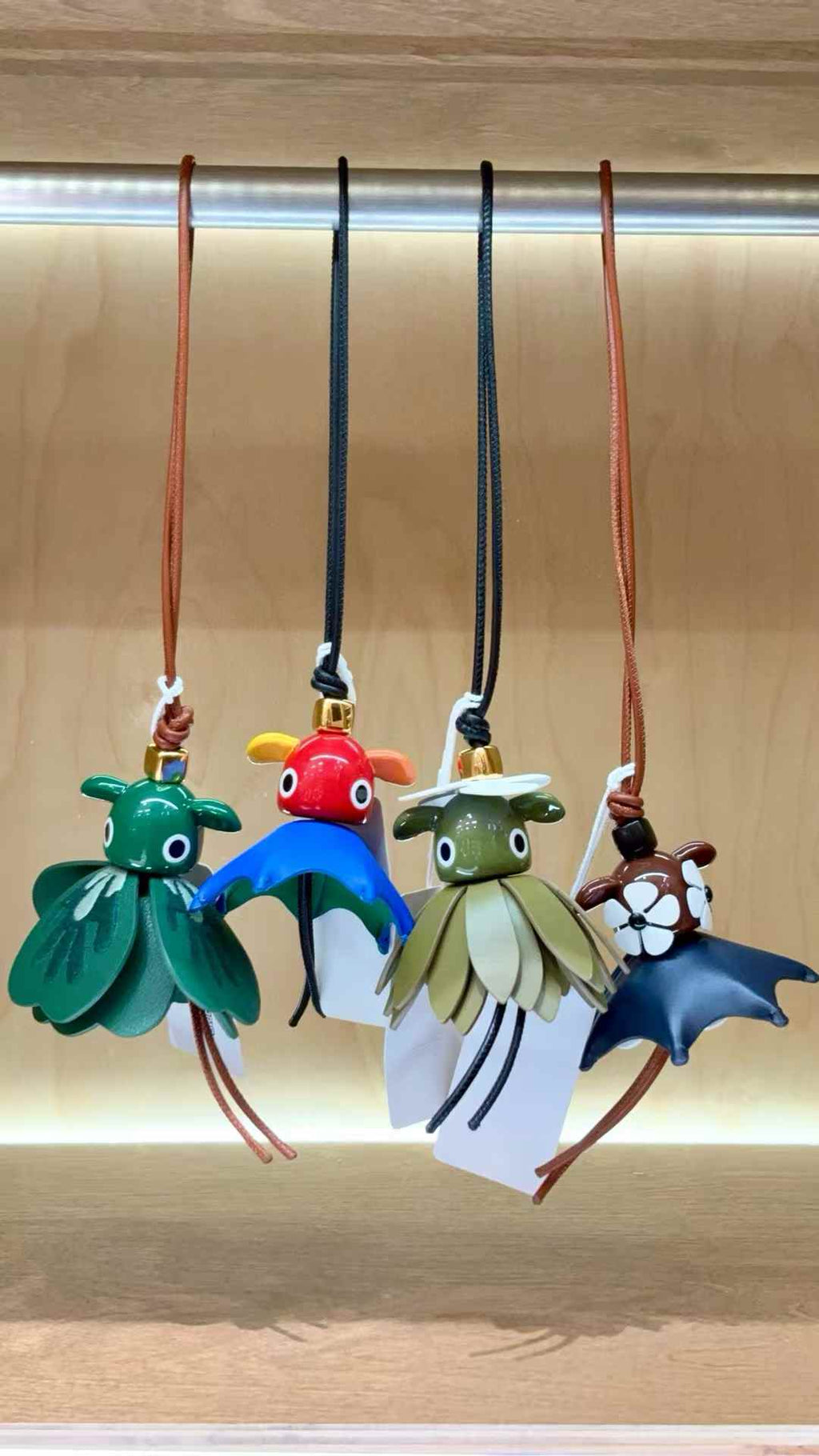 Luxury handcrafted.Cute keychains and backpack, charms made of genuine leather 钥匙、背包手工真皮挂件..（副本）