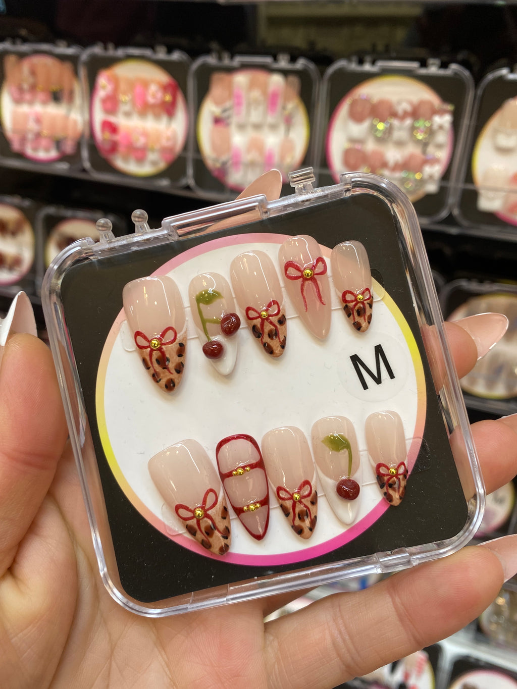 press-on nails ＄35     004