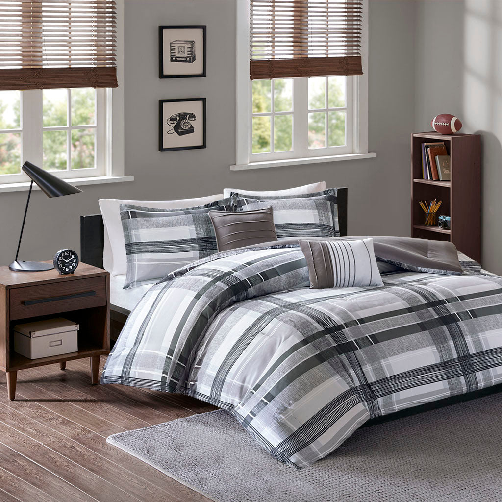 Twin/Twin XL Plaid Comforter Set