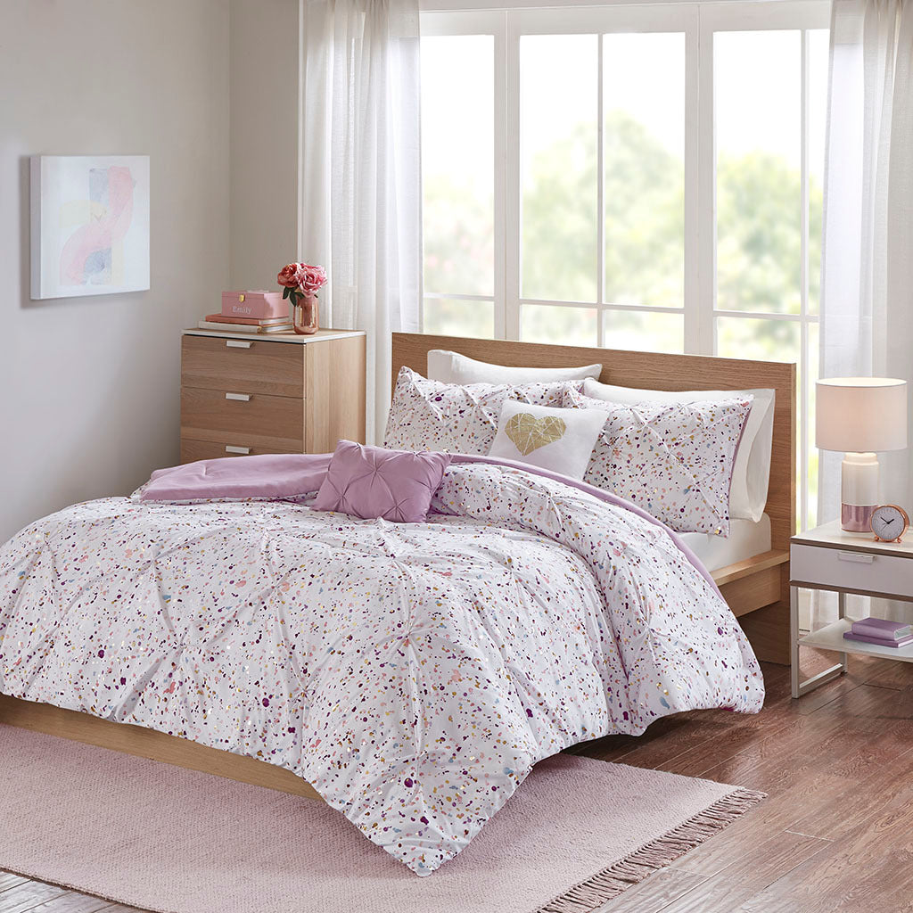 Twin/Twin XL Metallic Printed and Pintucked Comforter