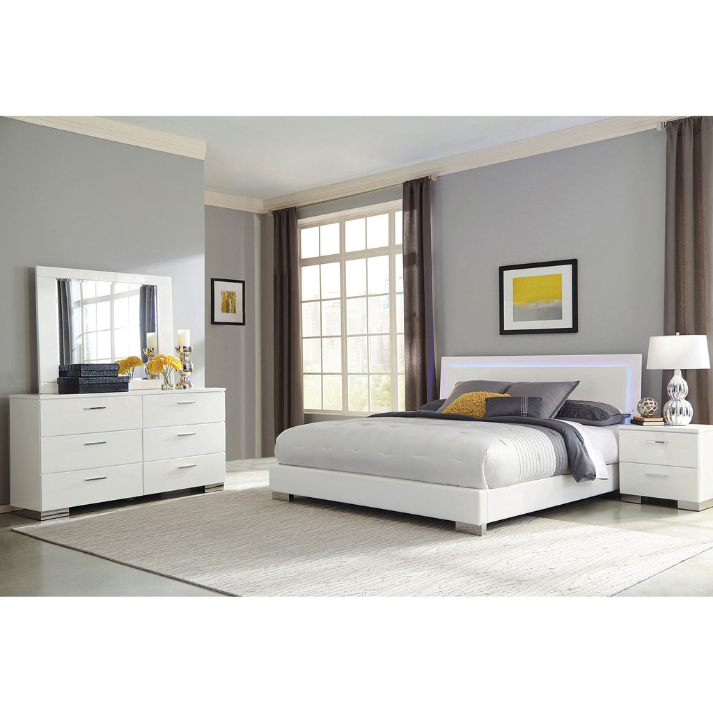 Dulcey White High Gloss 4-piece Queen Bedroom Set
