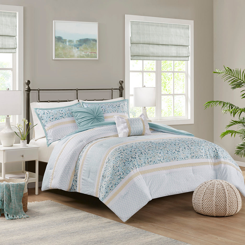 King/Cal King 5 Piece Seersucker Comforter Set with Throw Pillows