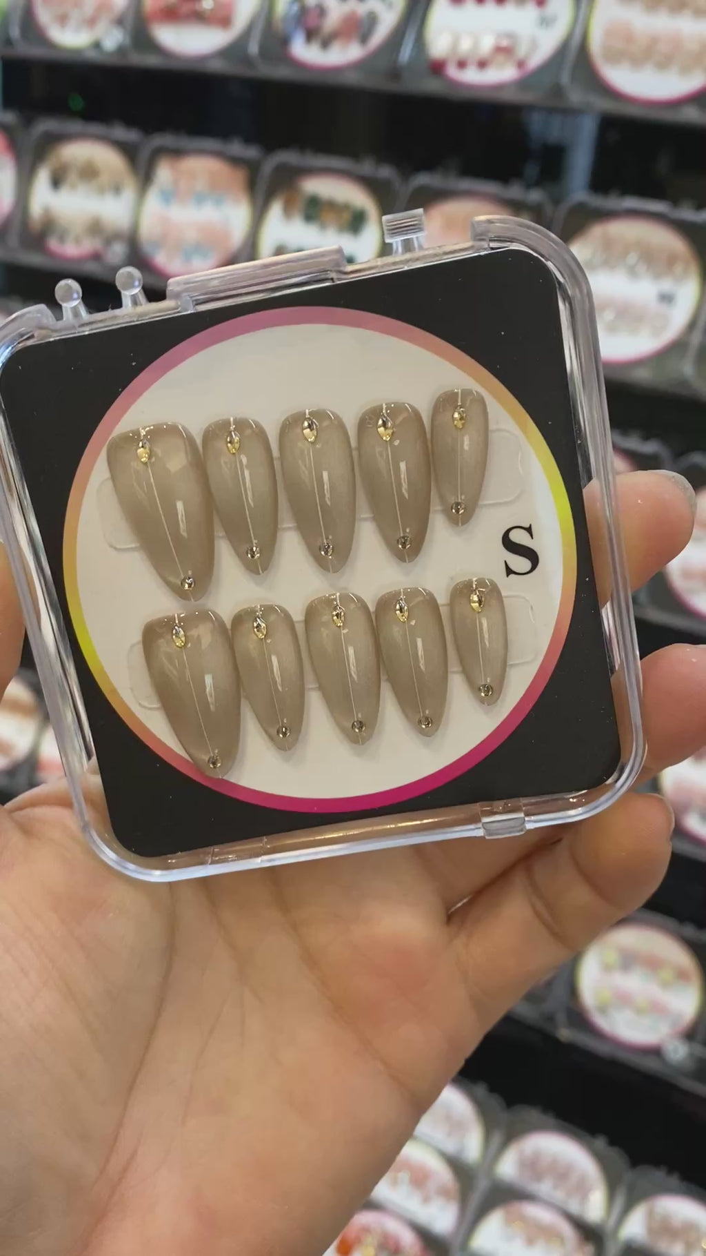 press-on nails ＄35     016