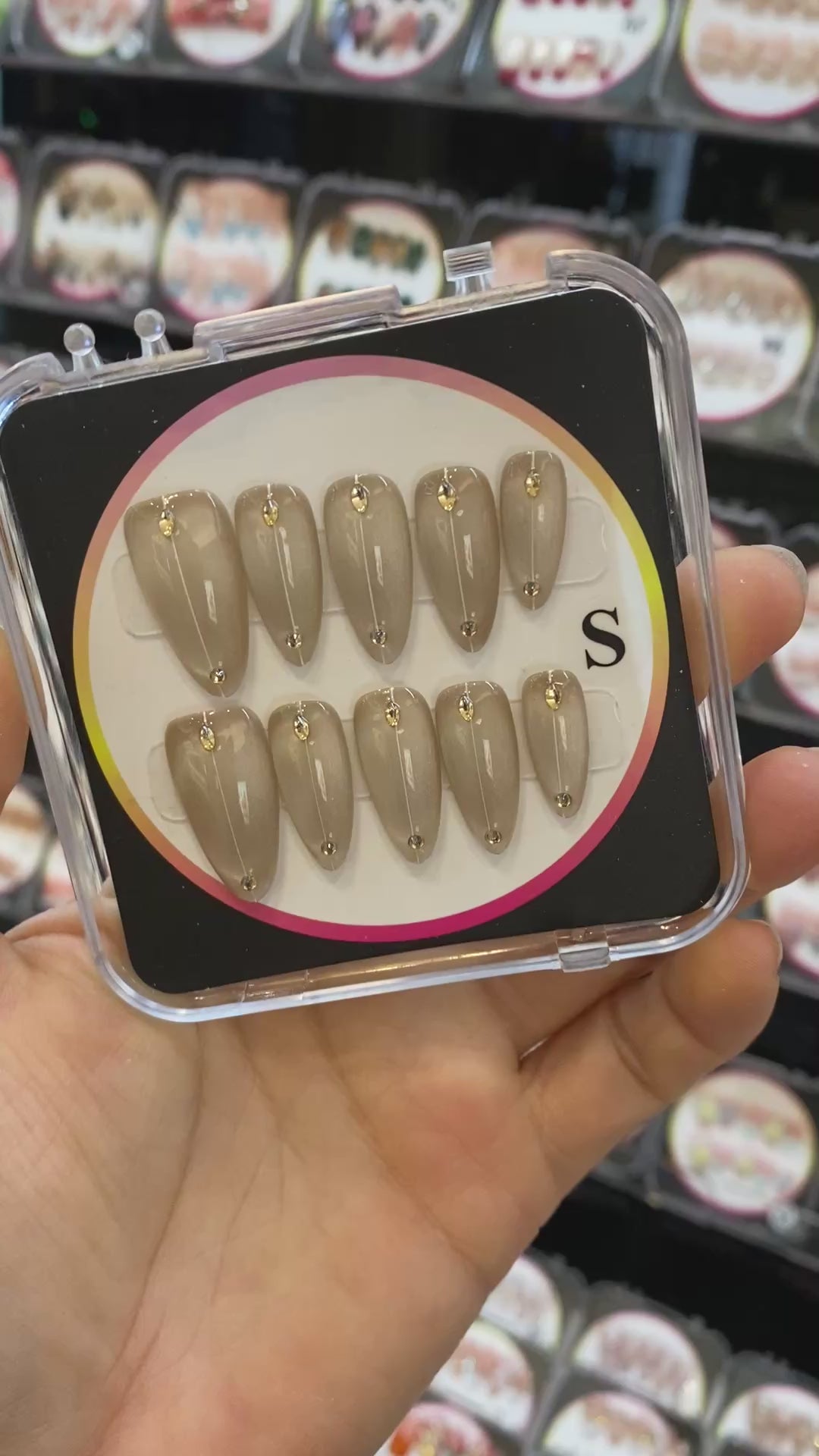 press-on nails ＄35     016