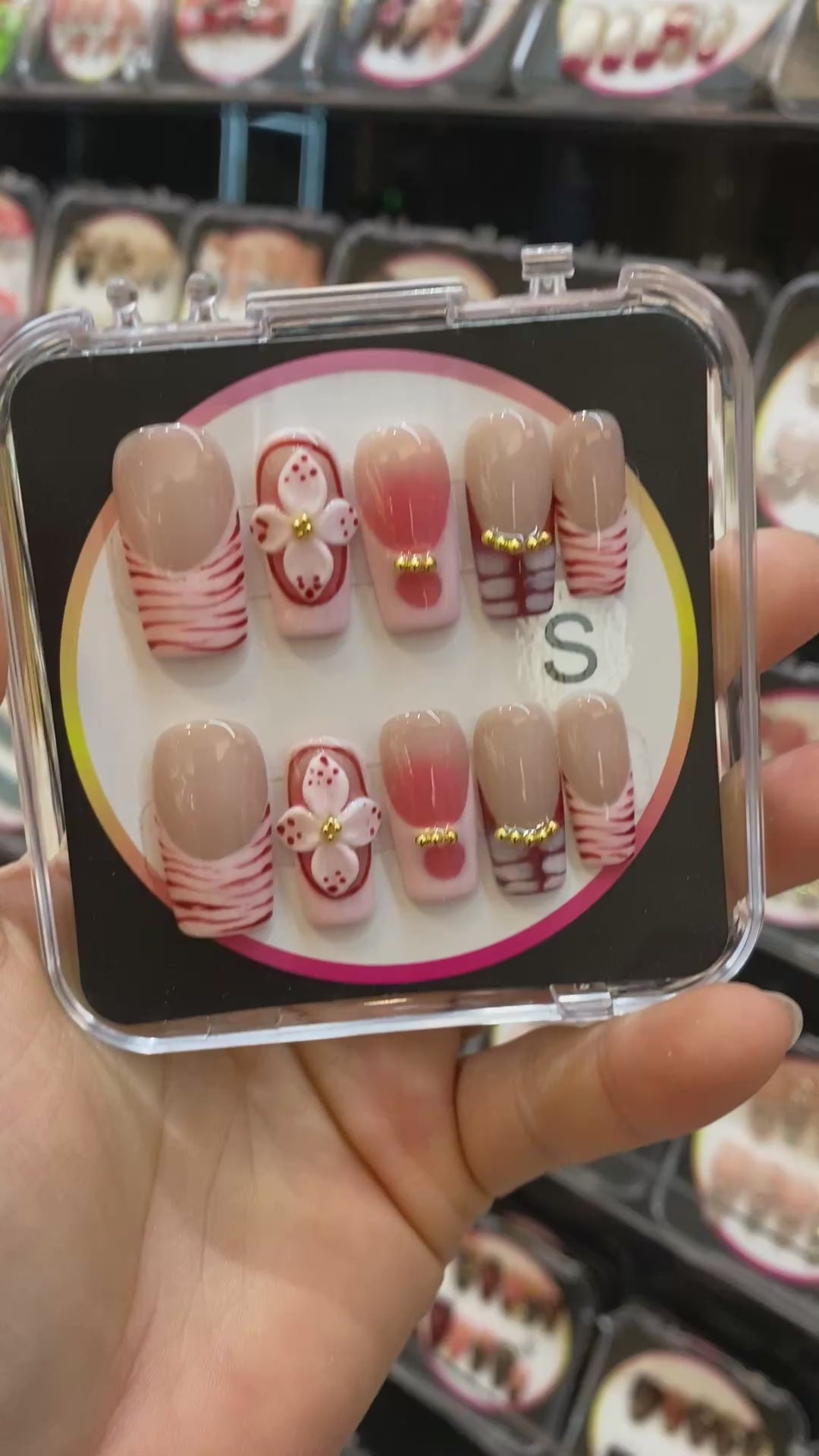 press-on nails ＄35     009