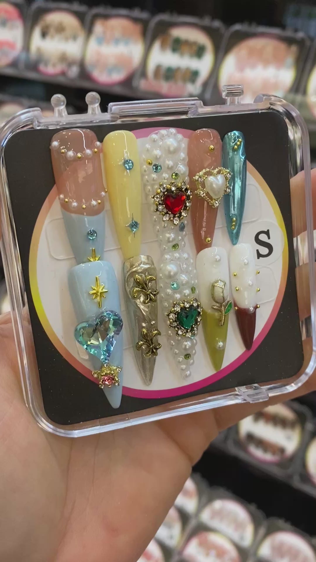 press-on nails $35     024