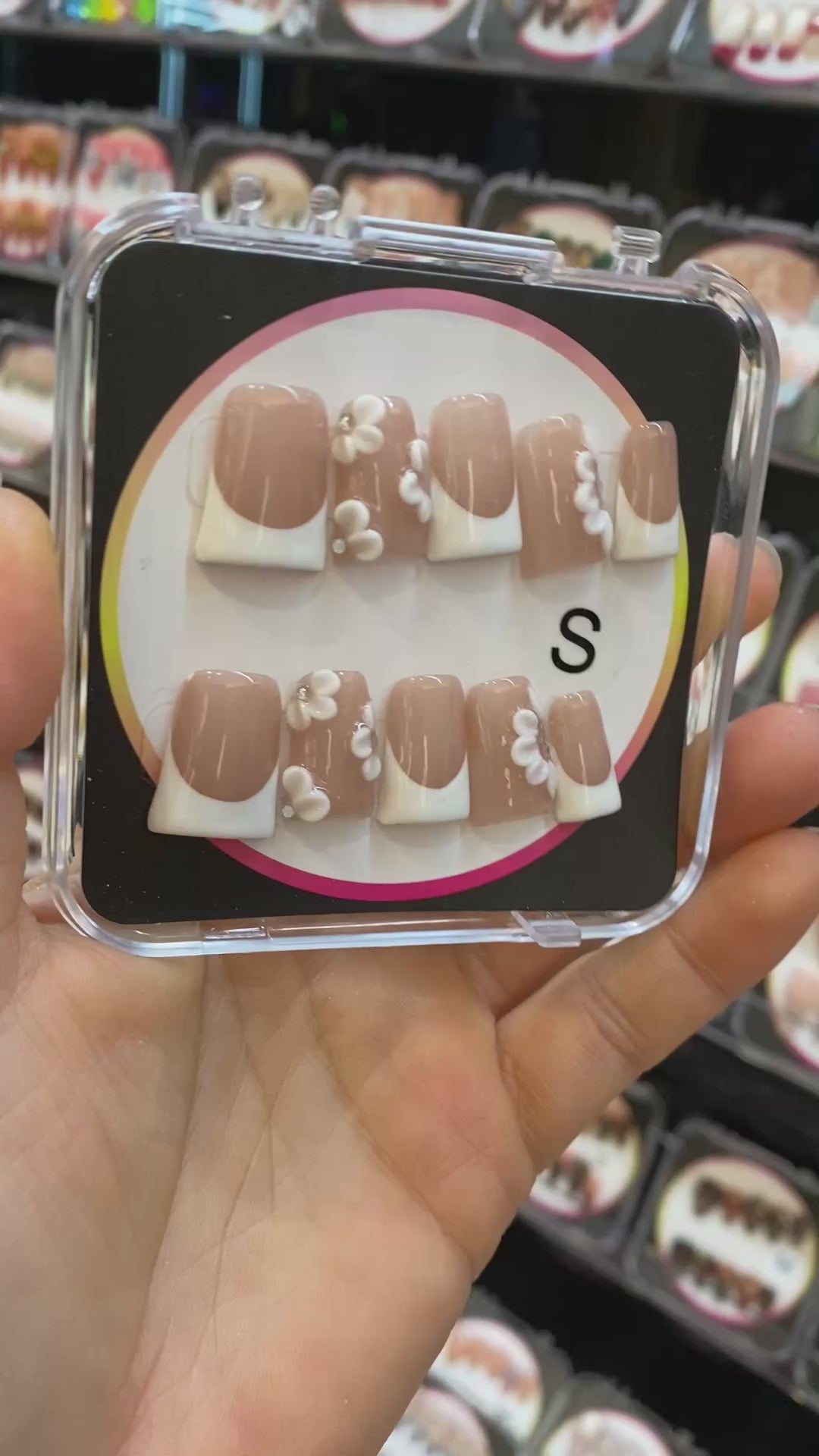 press-on nails ＄35     012